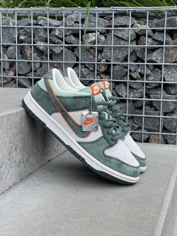 Nike Dunk Low “Steamboy”